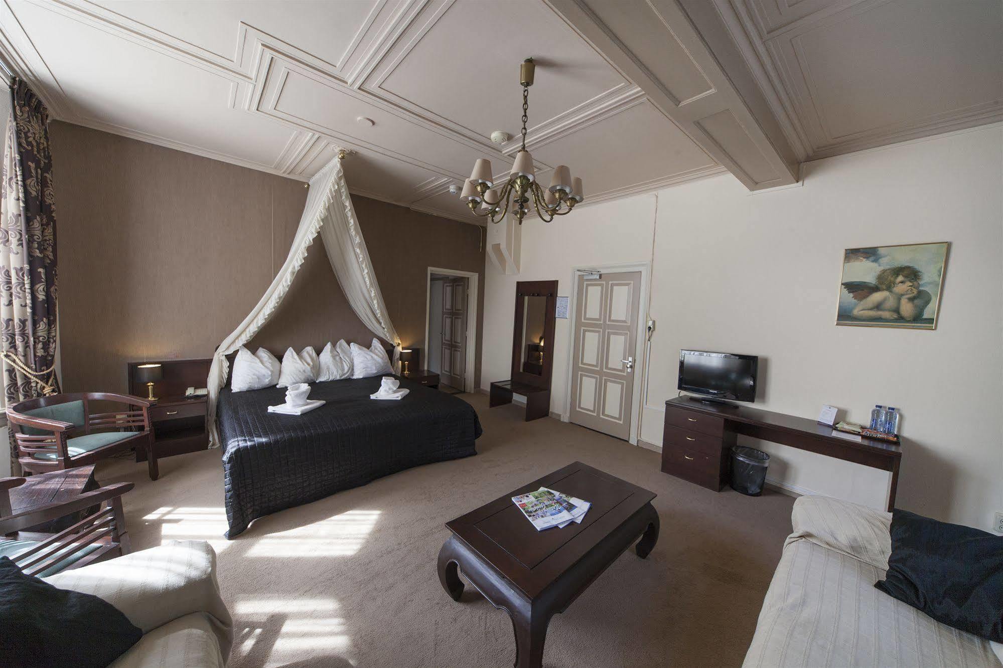 Fletcher Hotel Landgoed Huis Te Ирбик Экстерьер фото